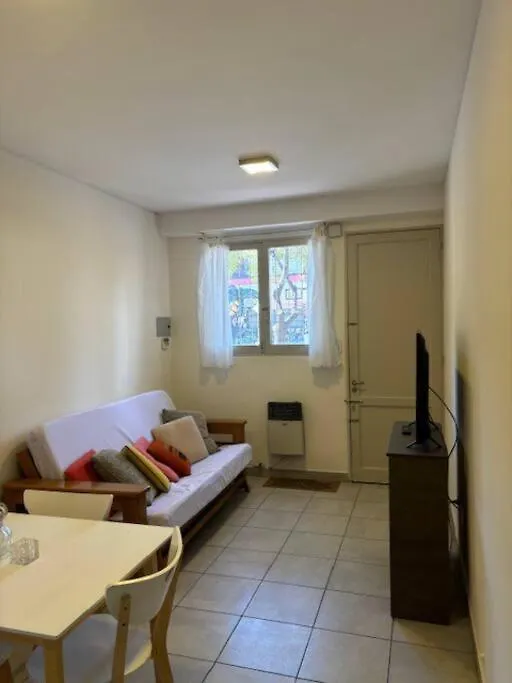 Aristides A Dos Cuadras- Comodo Departamento ile iletişim